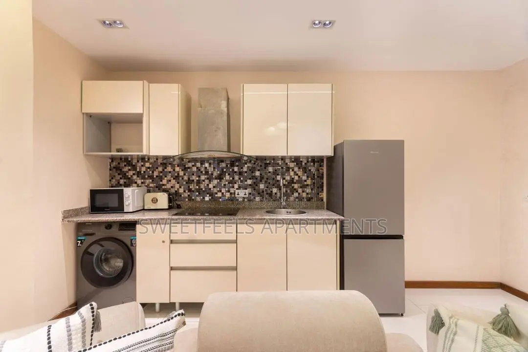 Luxurious One Bedroom Apartment, With a Cinema in Lekki Phase 1