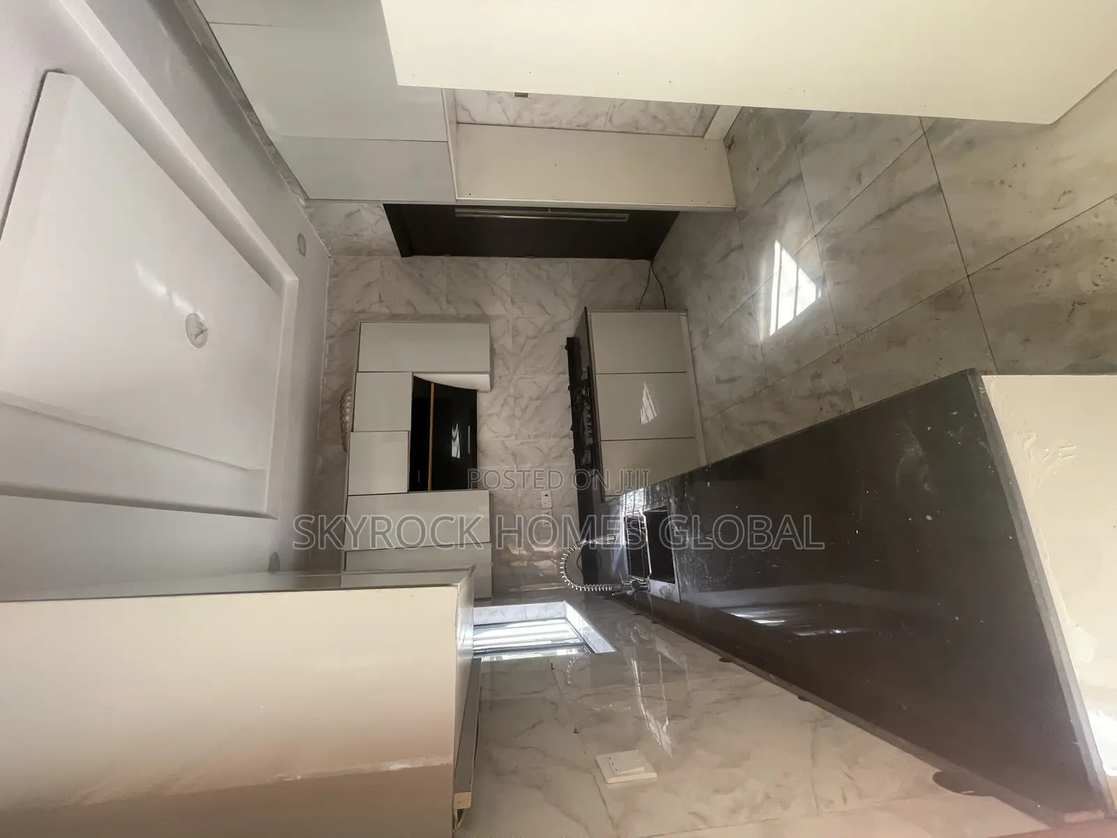 4bdrm Duplex in Jakande for rent in Jakande