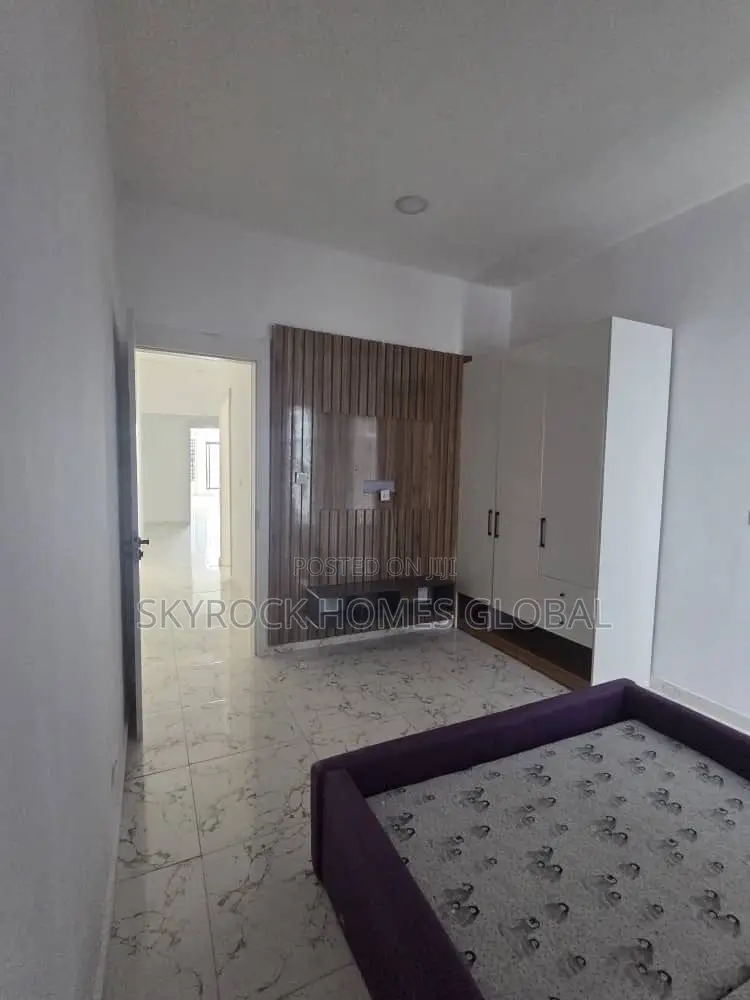 4bdrm Duplex in Chevron for rent in Chevron