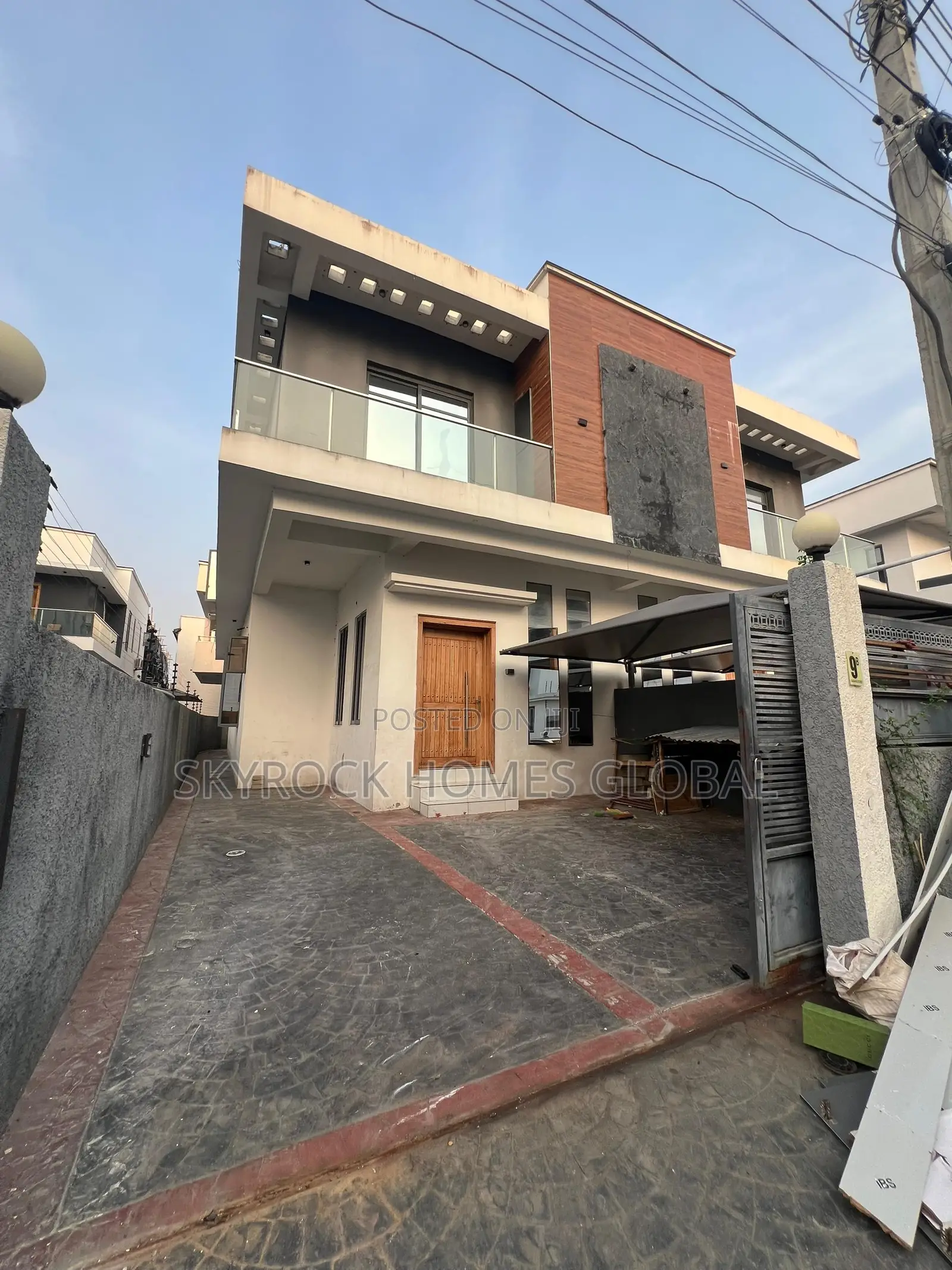 4bdrm Duplex in Chevron for rent in Chevron