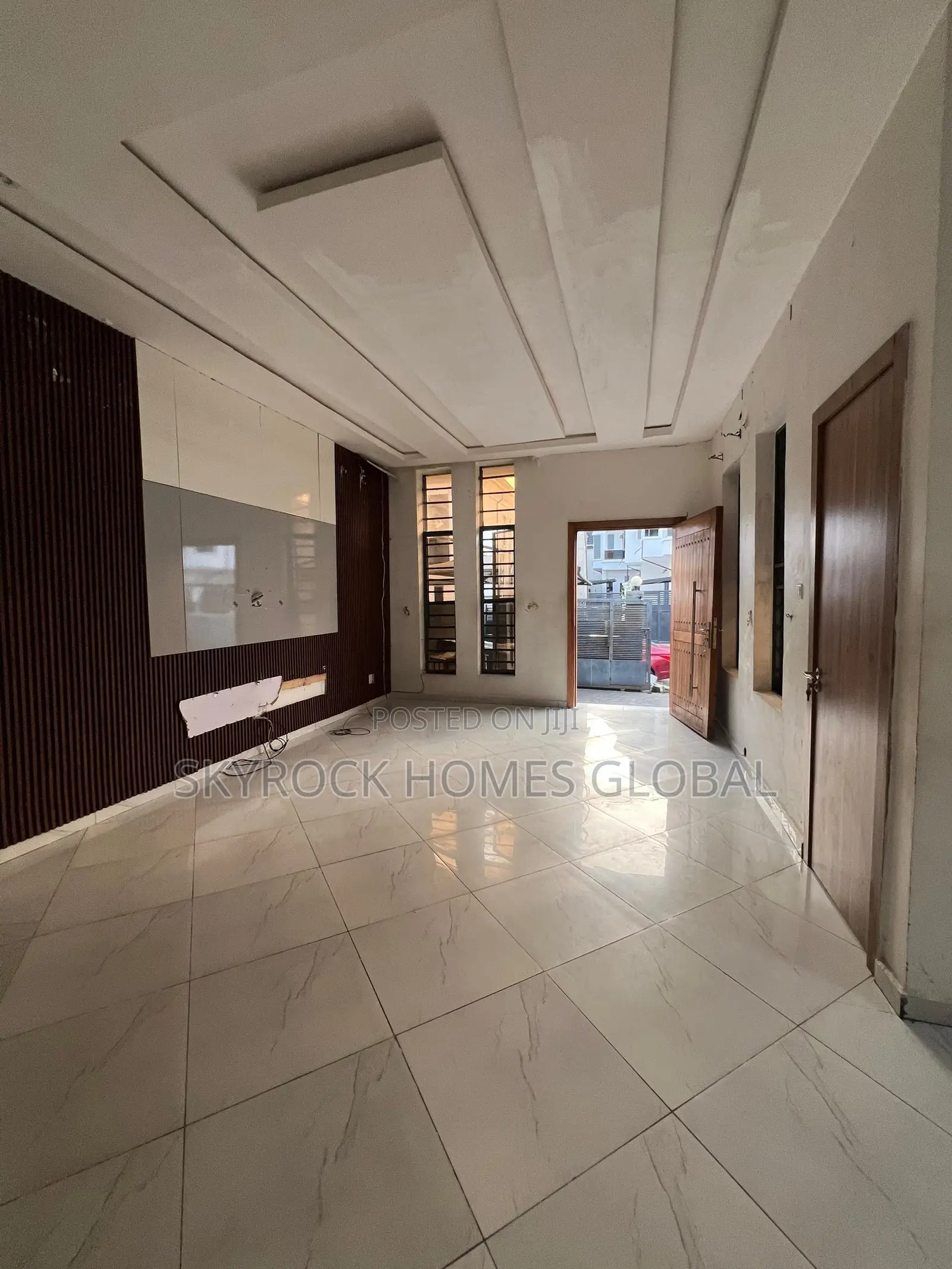 4bdrm Duplex in Chevron for rent in Chevron
