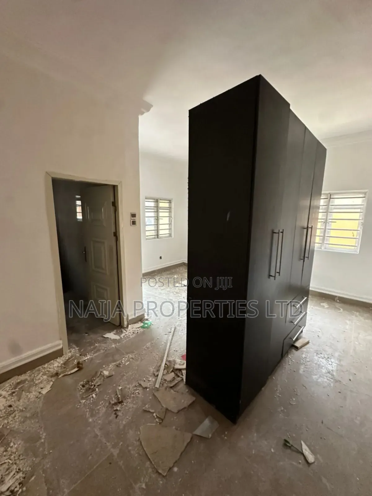 3 Bedroom Apartment at Ologolo, Lekki for Office Use in Ologolo