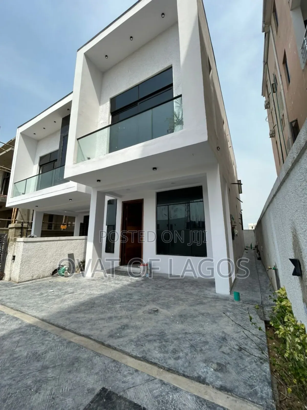 4bdrm Duplex in Ikota for sale in Ikota