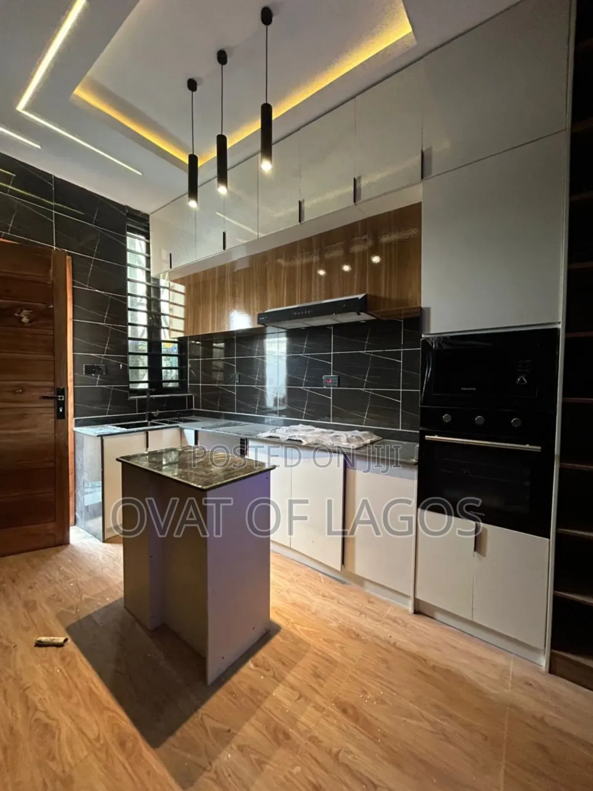 4bdrm Duplex in Ikota for sale in Ikota