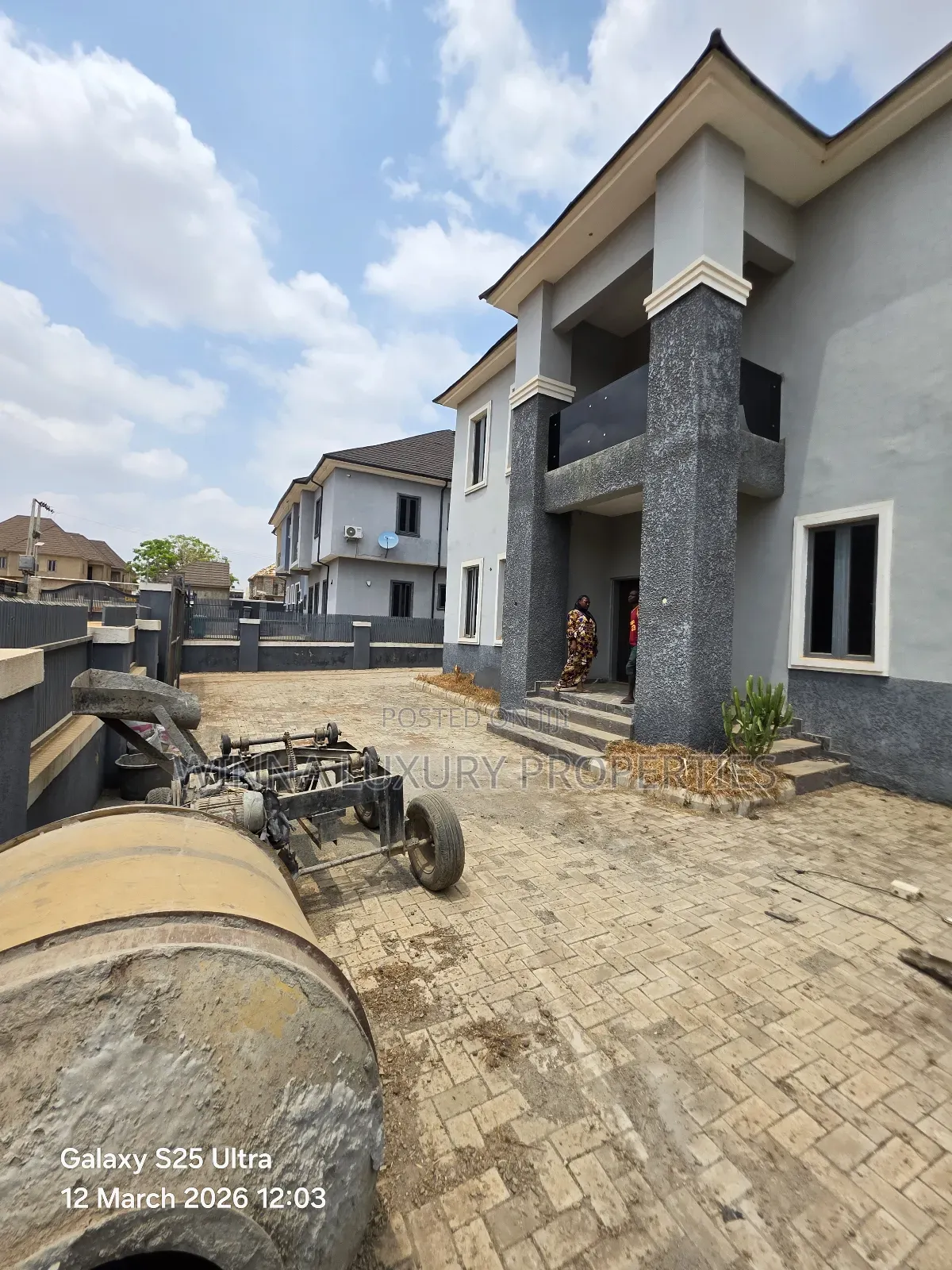 4bdrm Duplex in Gold City Estate, Lugbe District for rent in Lugbe District