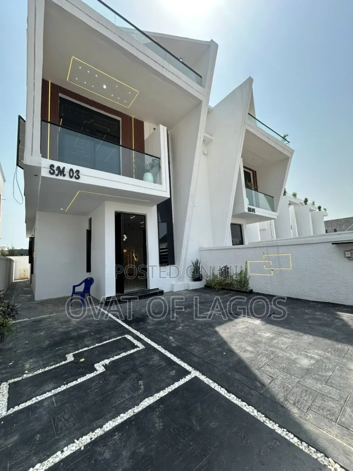 4bdrm Duplex in Ikota for sale in Ikota