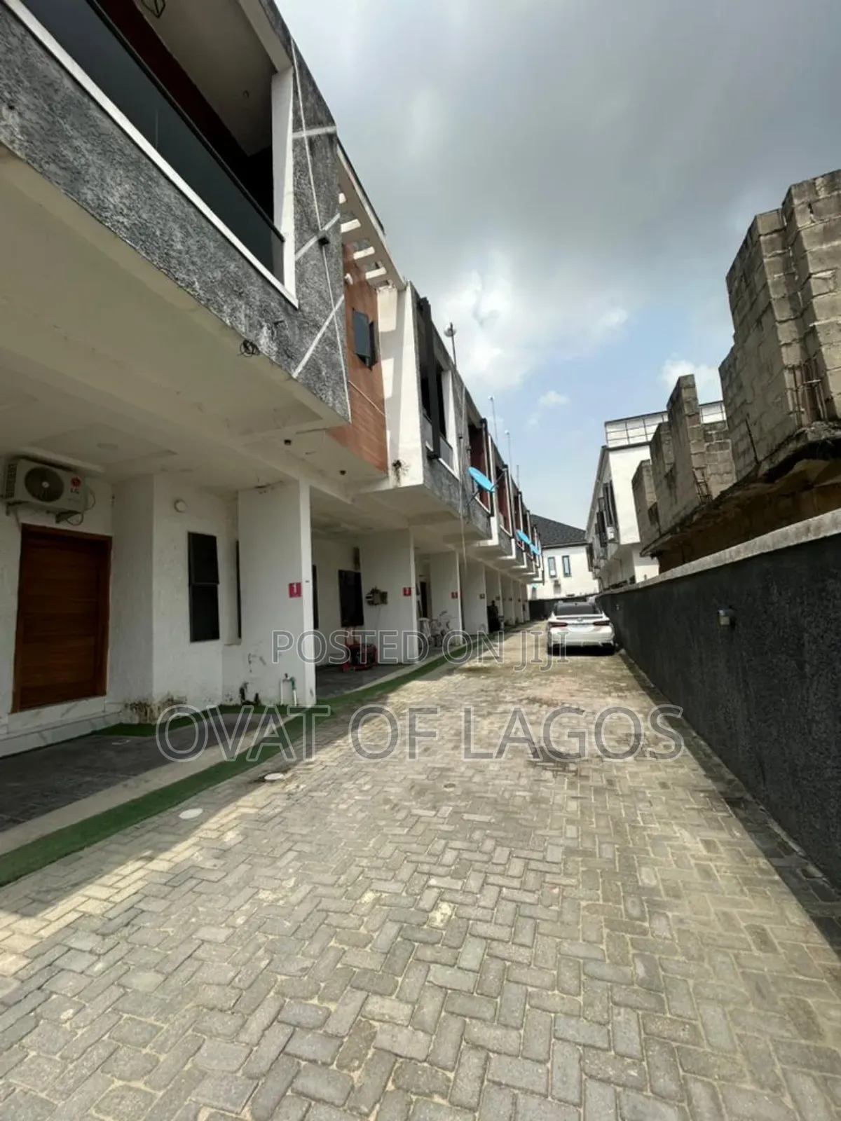 3bdrm Duplex in Ikota Gra for rent in Ikota