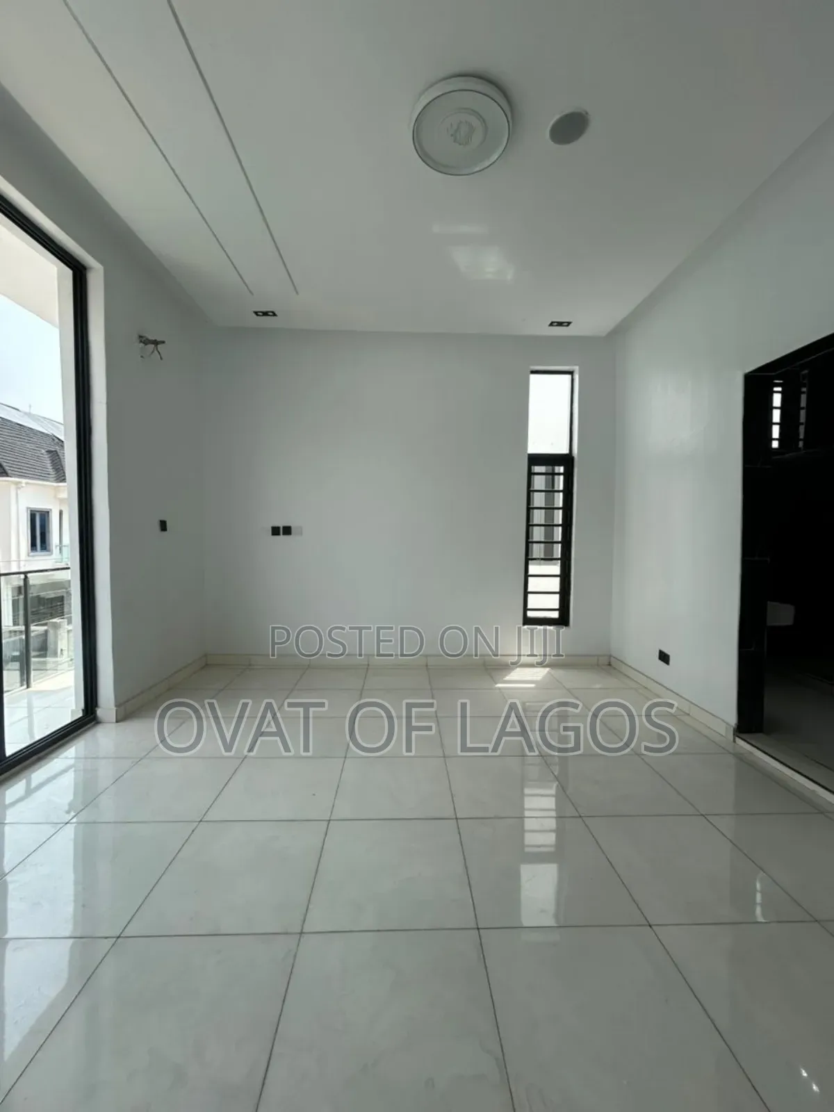 4bdrm Duplex in Ikota for sale in Ikota