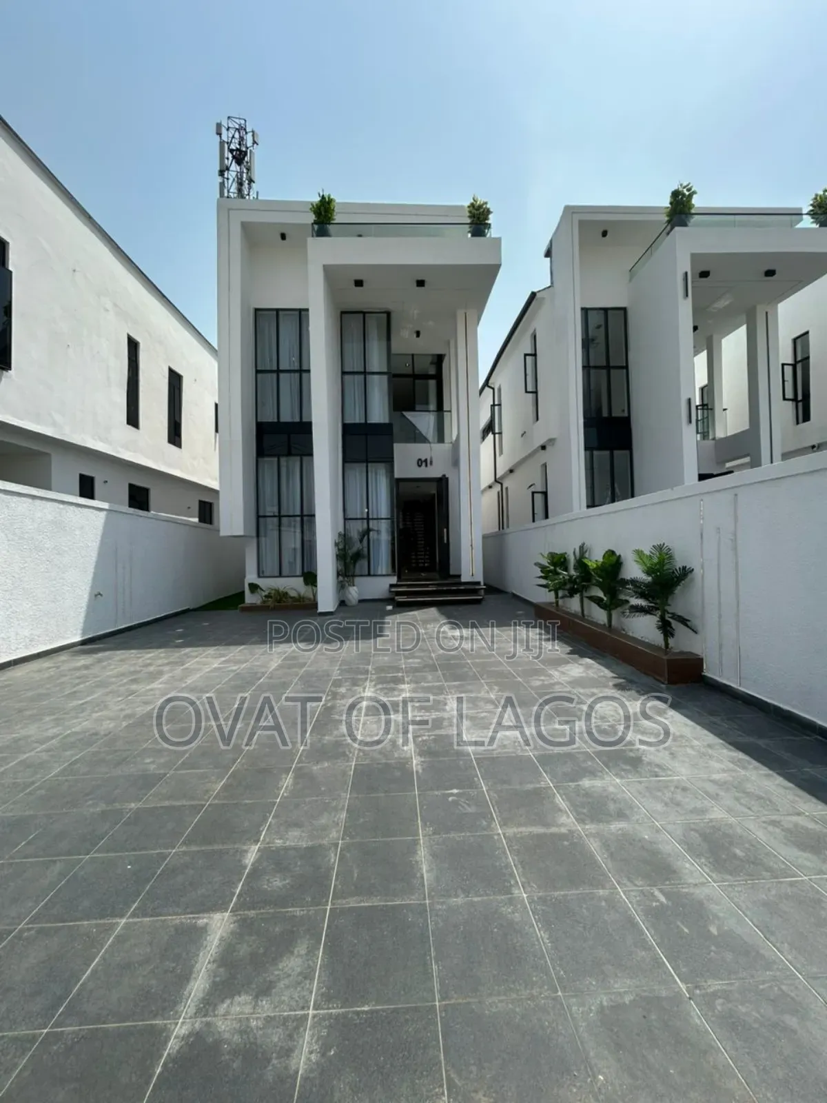 5bdrm Duplex in Ikota for sale in Ikota