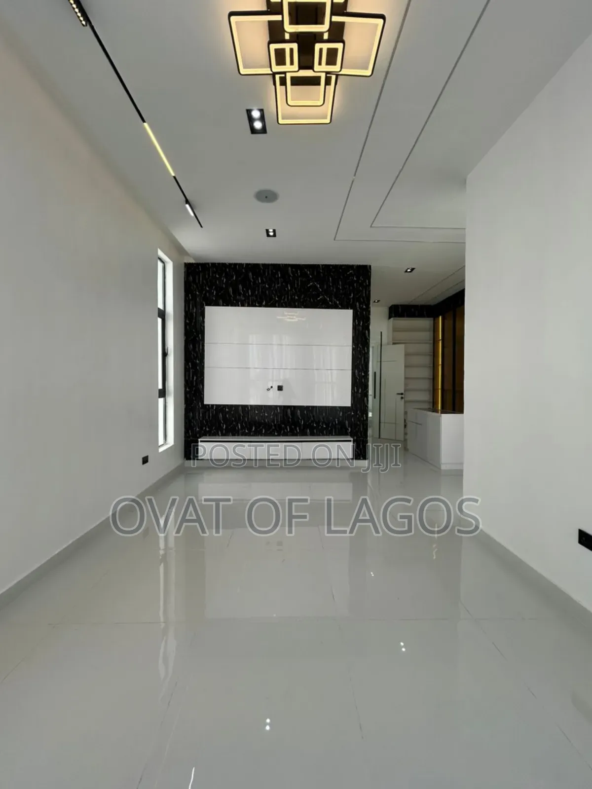 5bdrm Duplex in Ikota for sale in Ikota