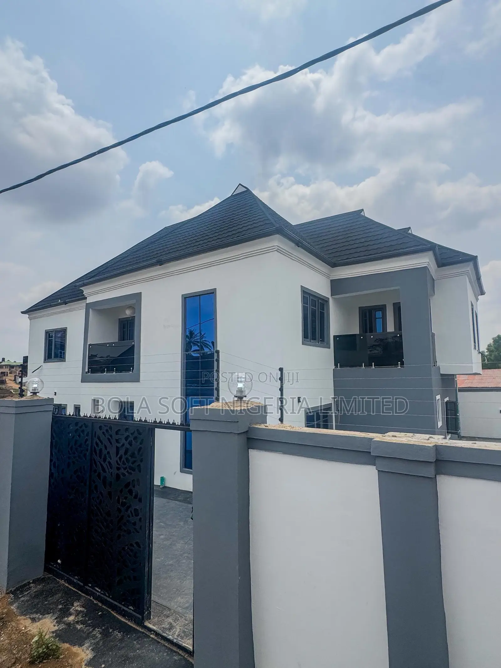 6bdrm Duplex in Felele Straight , for sale in CHallenge / Ibadan