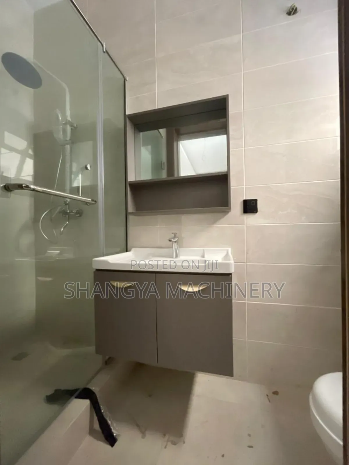 5bdrm Duplex in Osapa london for sale in Osapa london