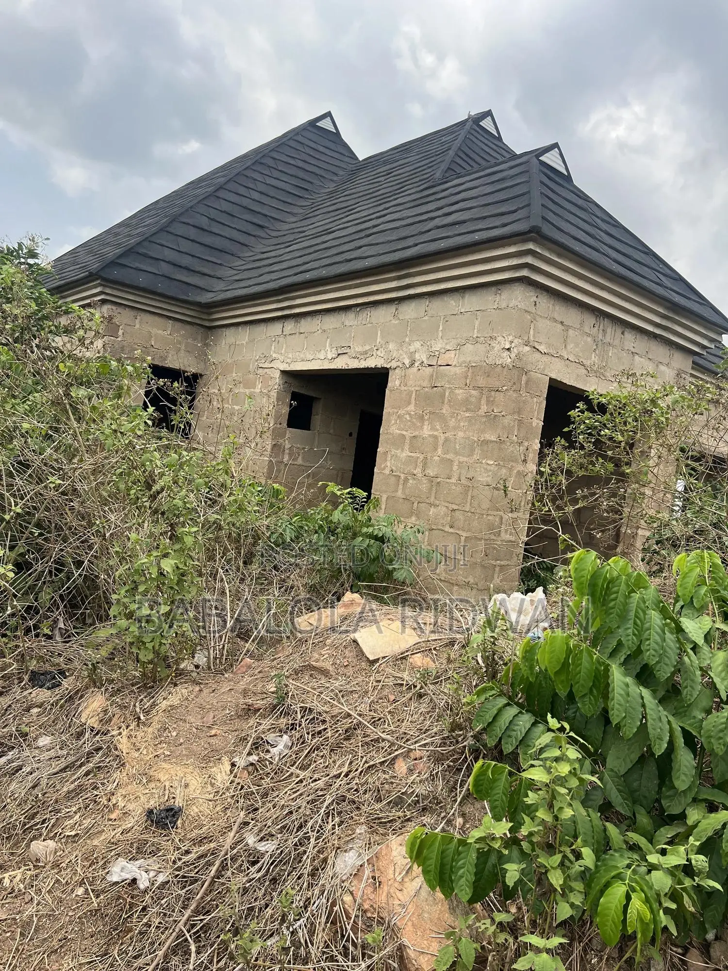 4bdrm Bungalow In Bola Estate, Akala Express For Sale in Akala Express