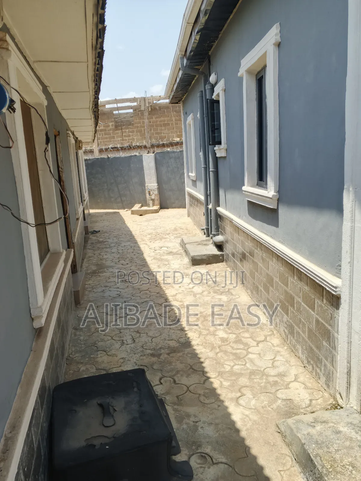 8bdrm Block of Flats in Ayobo for sale in Ayobo