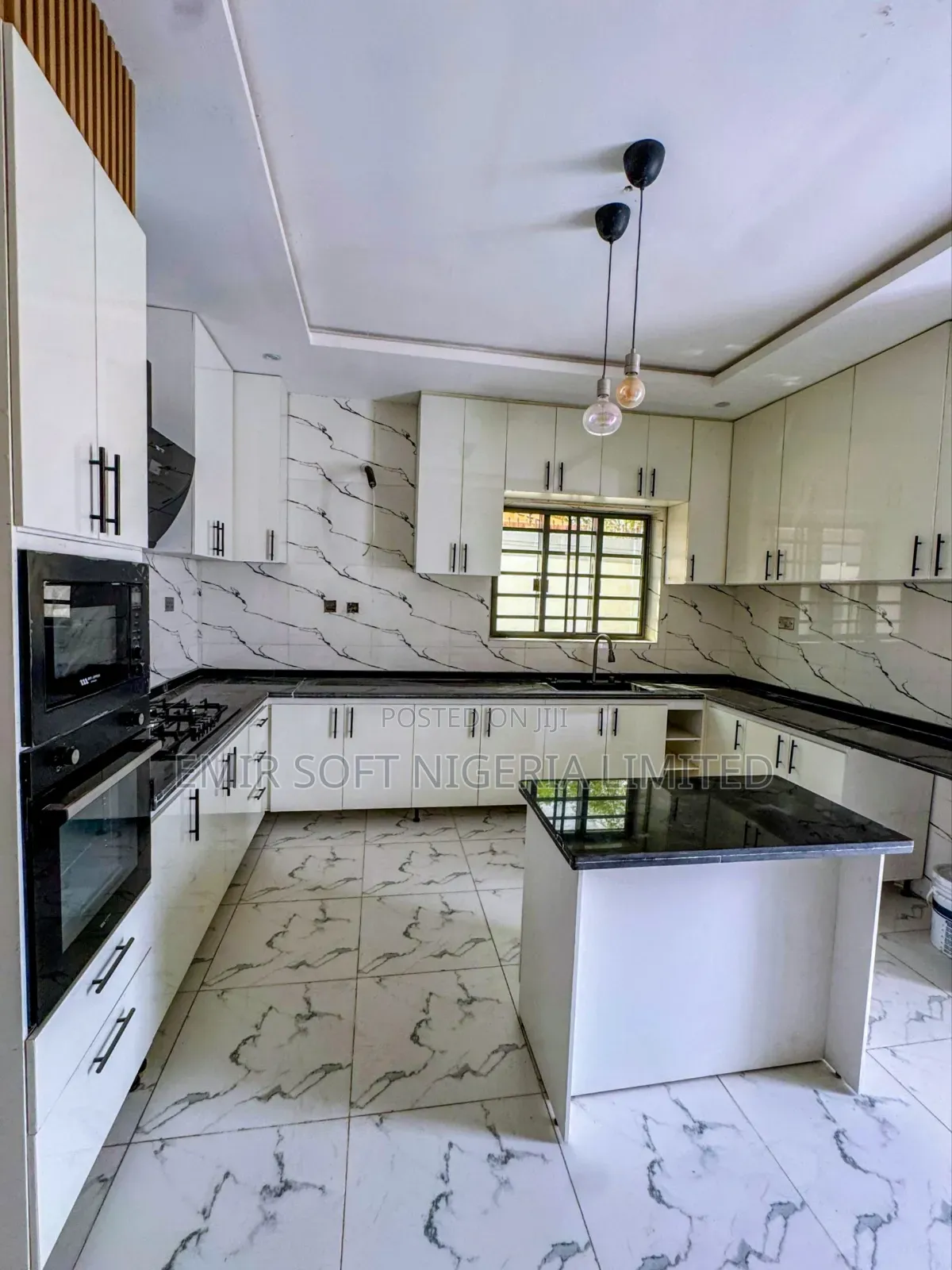 4bdrm Duplex in Oluyole Estate for sale in Oluyole Estate