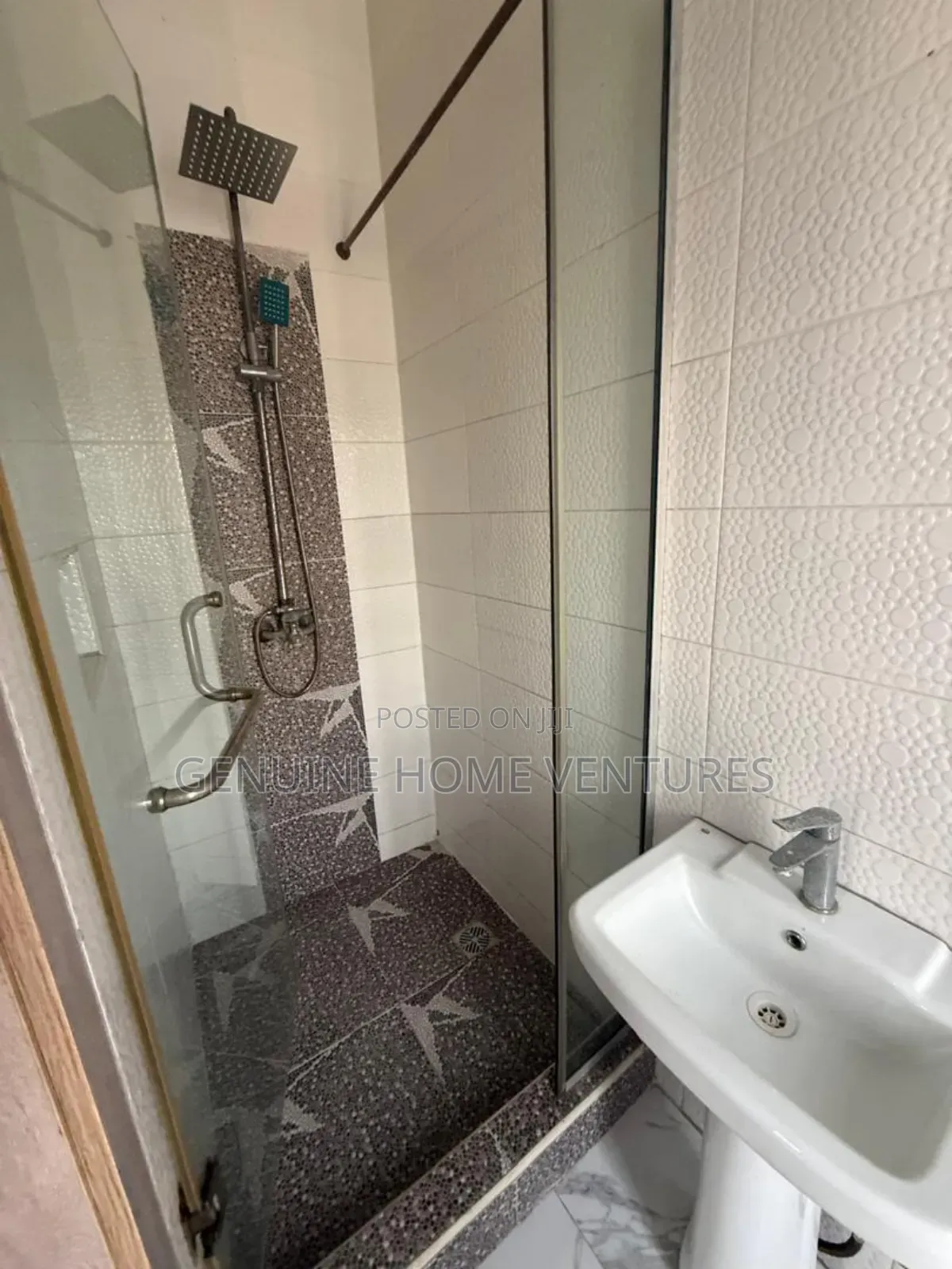 1bdrm Shared Apartment in Ikota Villa for rent in Ikota