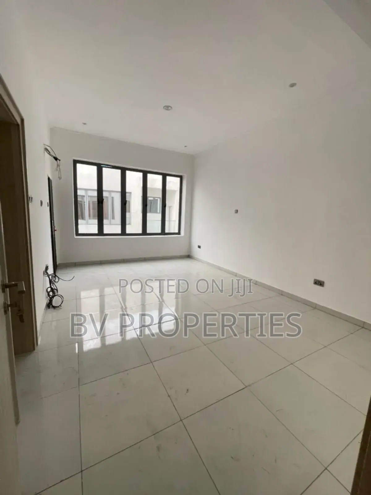 3bdrm Duplex in Chevron for sale in Chevron