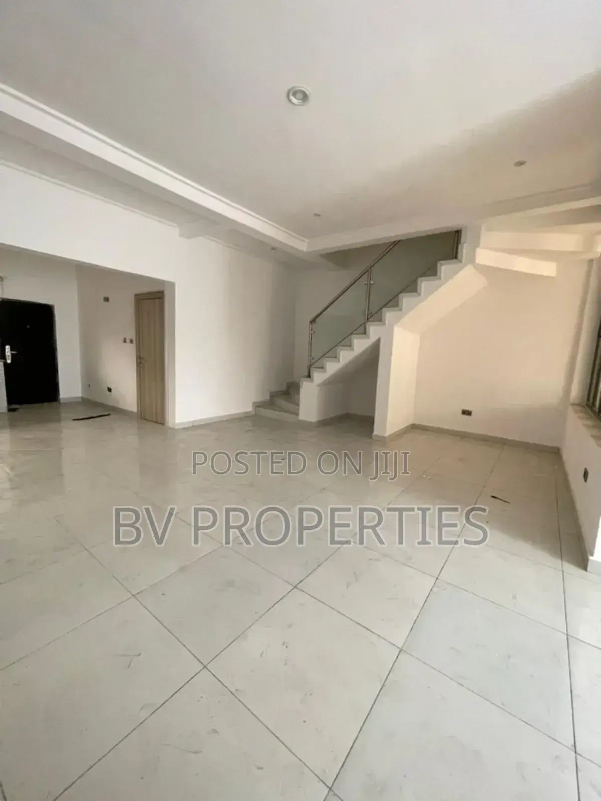 3bdrm Duplex in Chevron for sale in Chevron