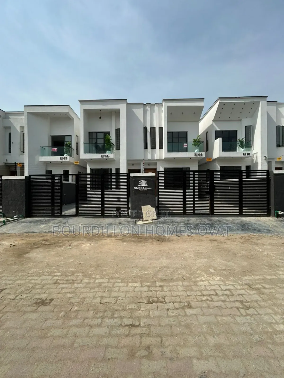 4bdrm Duplex in Ikota Lekki Lagos for sale in Ikota