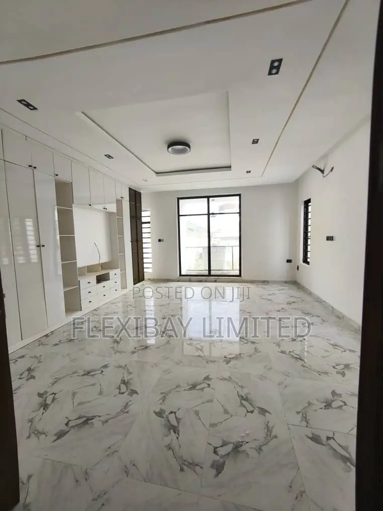 4bdrm Duplex in Idado Estate for rent in Idado