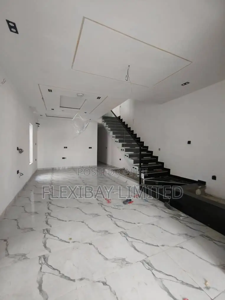 4bdrm Duplex in Idado Estate for rent in Idado