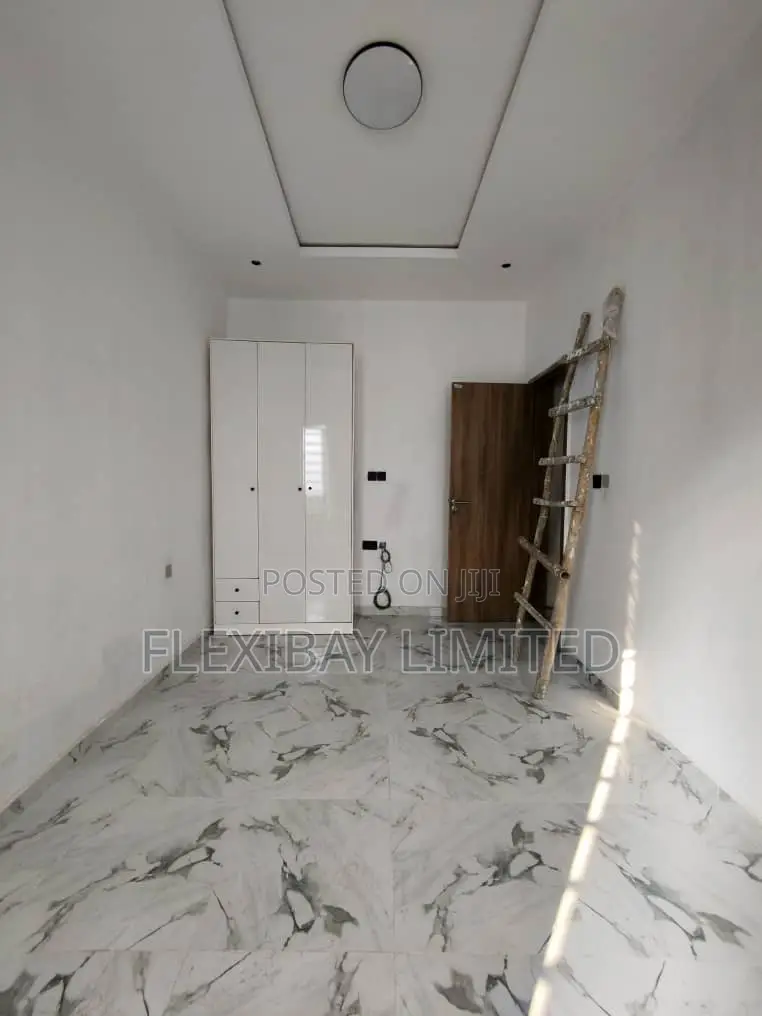 4bdrm Duplex in Idado Estate for rent in Idado