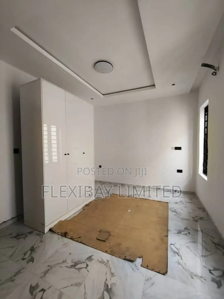 4bdrm Duplex in Idado Estate for rent in Idado
