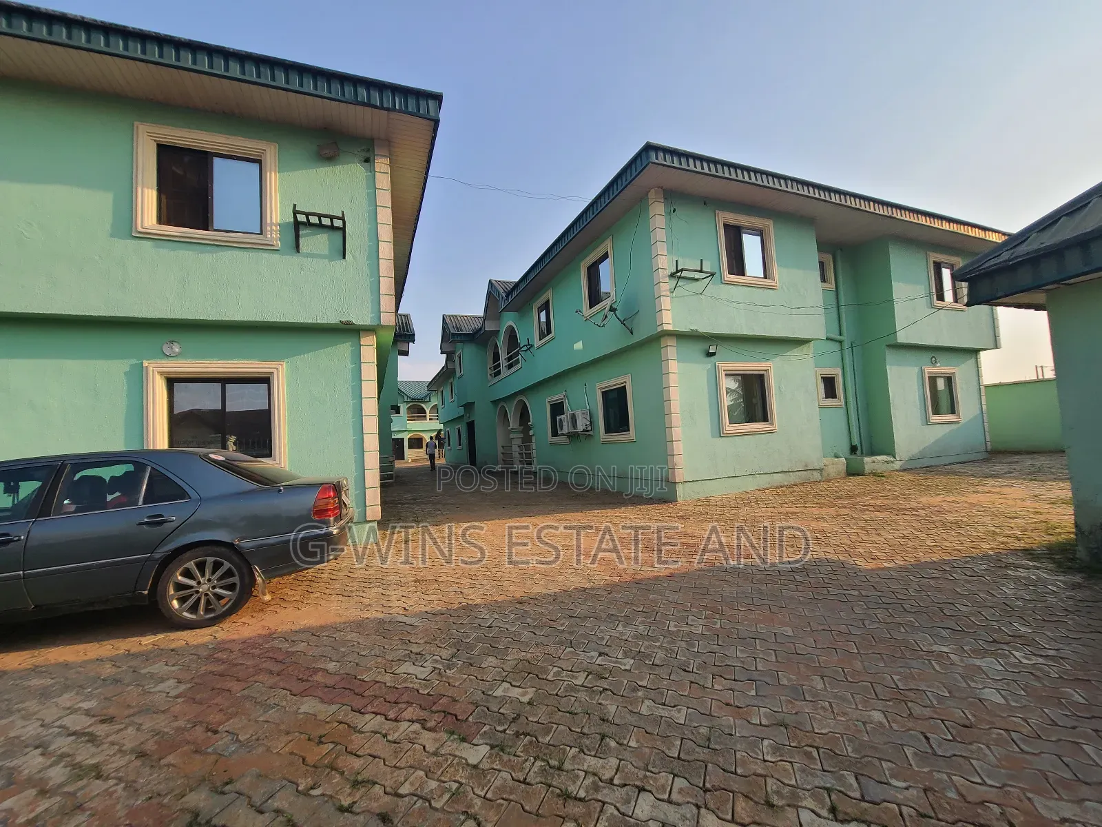 3bdrm Block of Flats in Ekenwan Road Benin for sale in Benin City