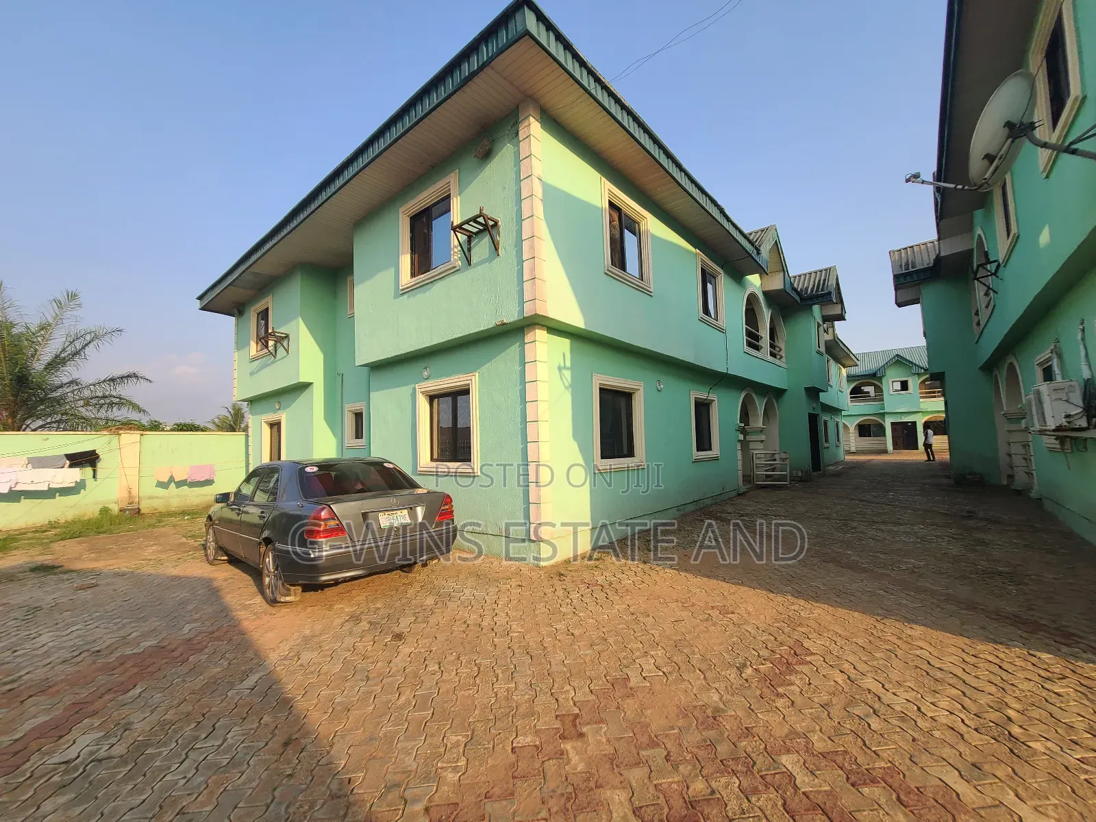 3bdrm Block of Flats in Ekenwan Road Benin for sale in Benin City