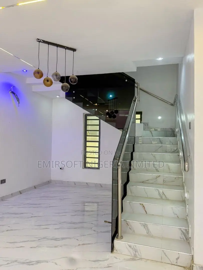 Furnished 4bdrm Duplex in Oluyole for sale in Oluyole