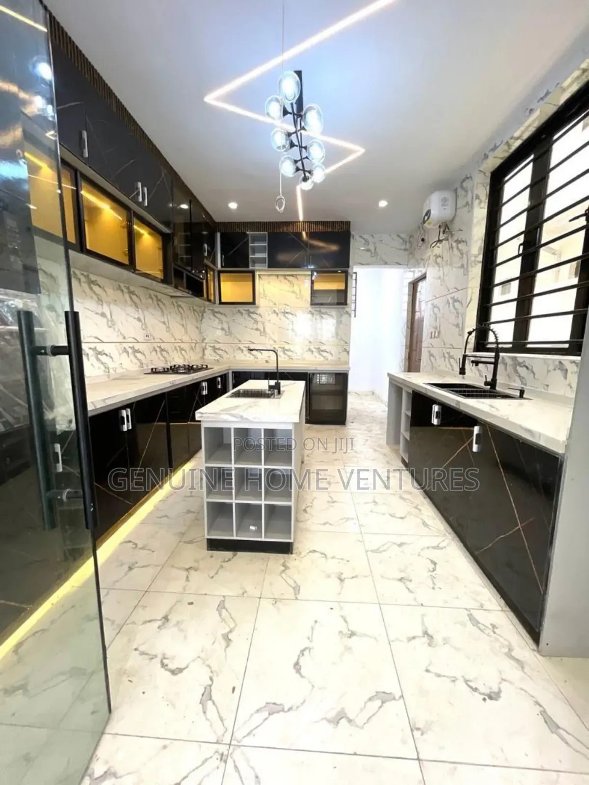 4bdrm Duplex in Ikota for sale in Ikota