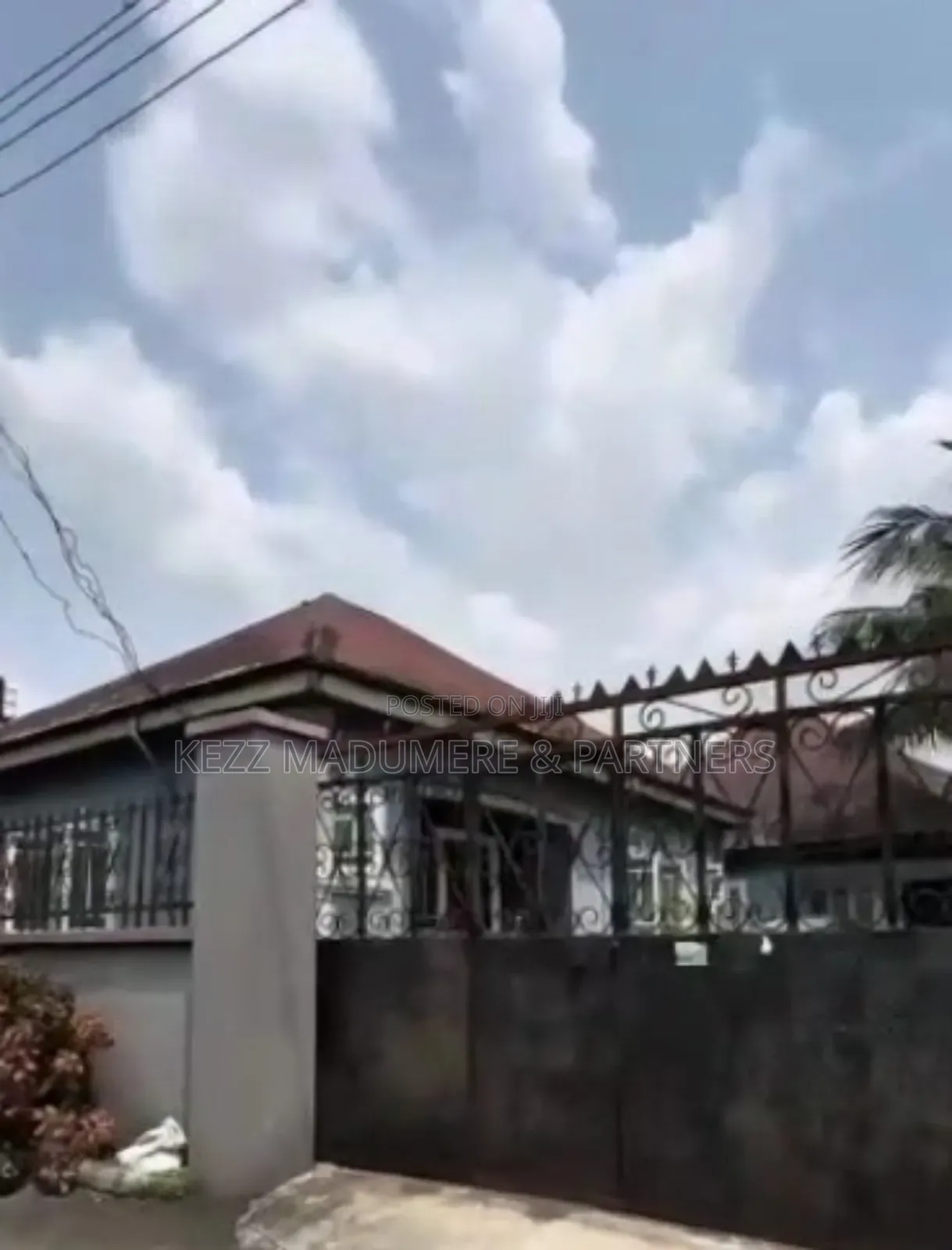 6bdrm Bungalow in Off Sars Road, Port, Rumuahalu for sale in Rumuahalu