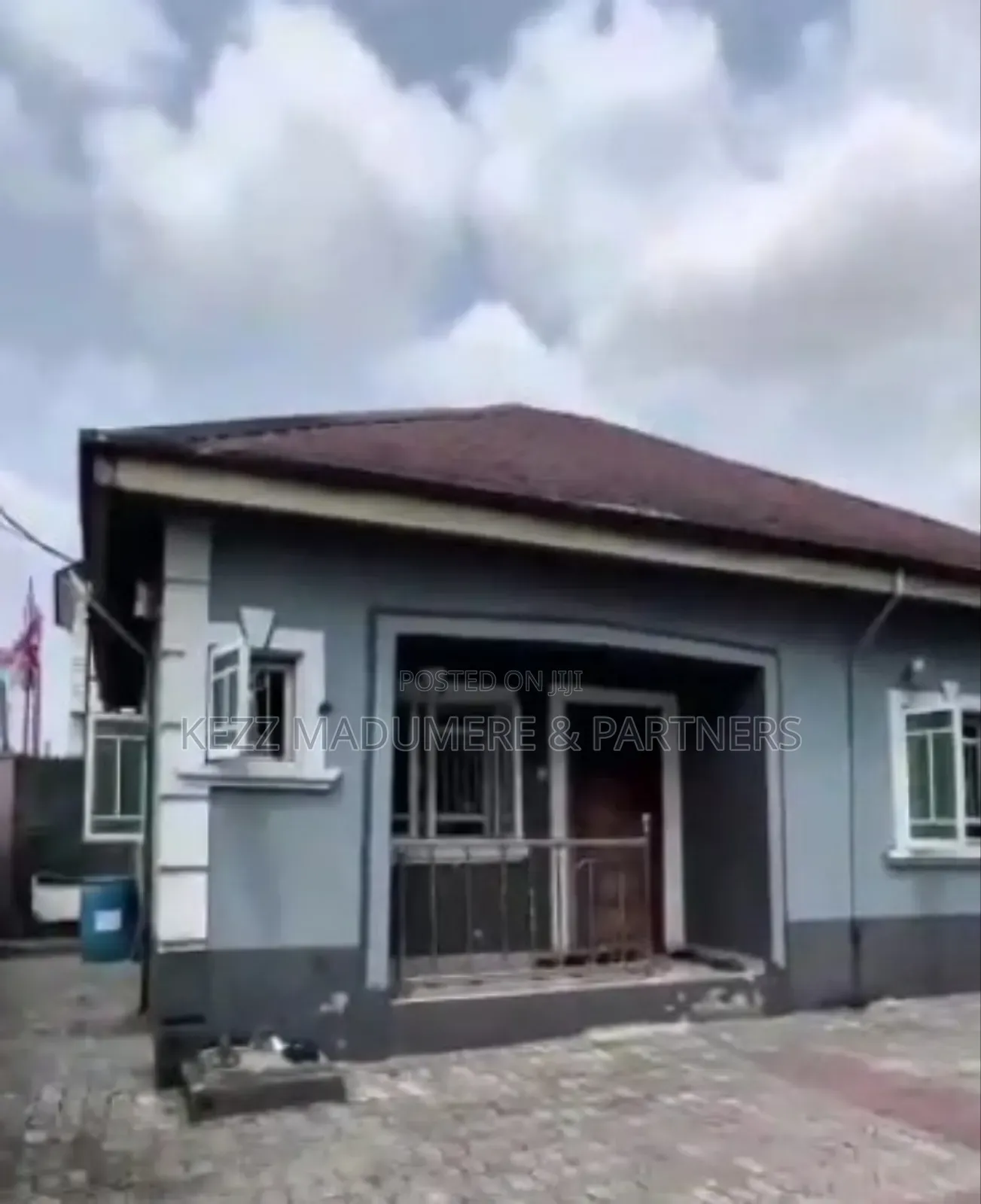 6bdrm Bungalow in Off Sars Road, Port, Rumuahalu for sale in Rumuahalu