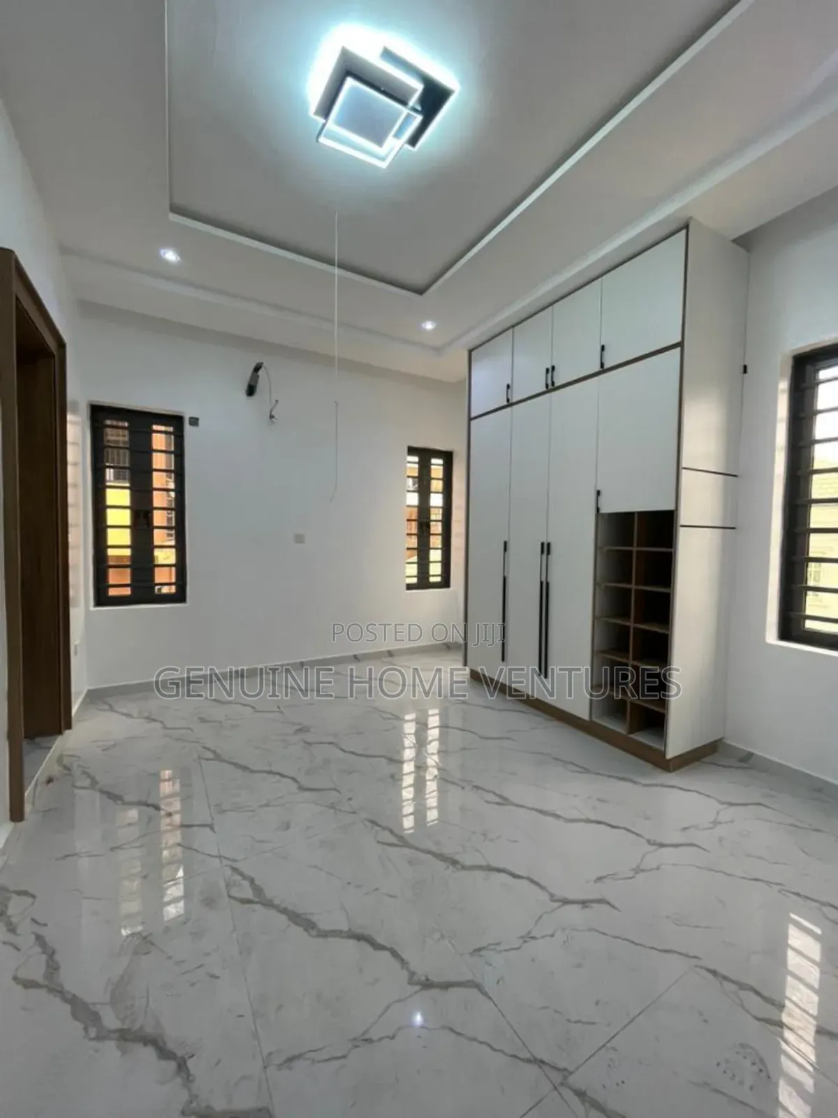 5bdrm Duplex in Omole Phase One for sale in Omole Phase 1