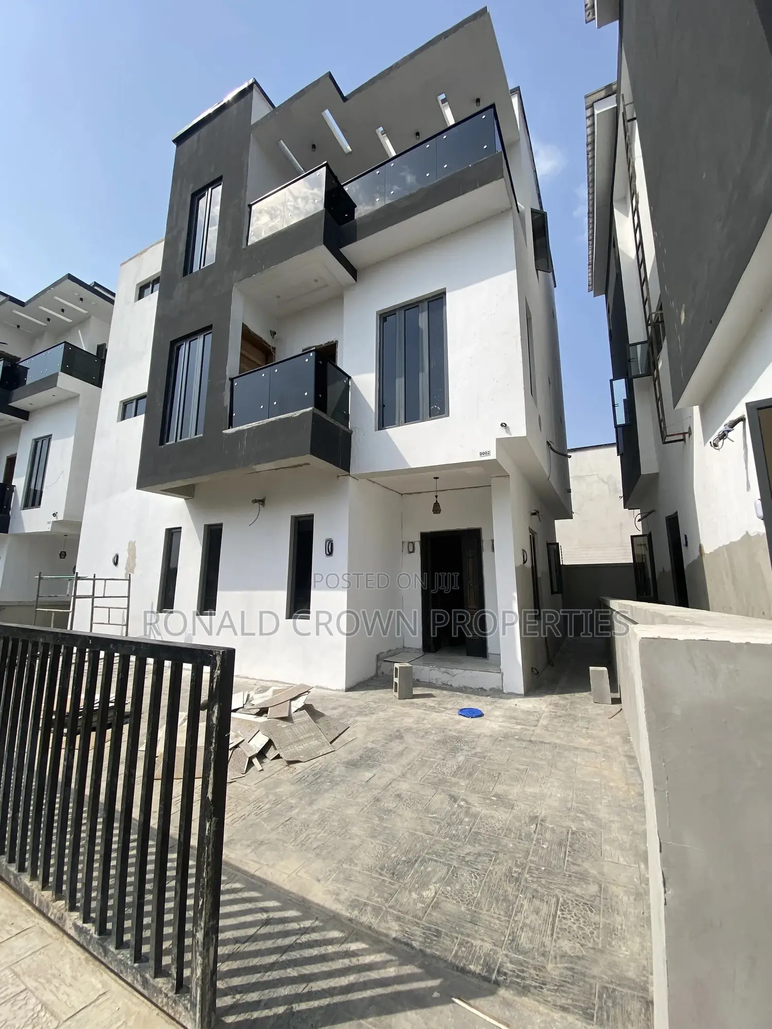 6bdrm Duplex in GRA Phase 1 for sale in GRA Phase 1