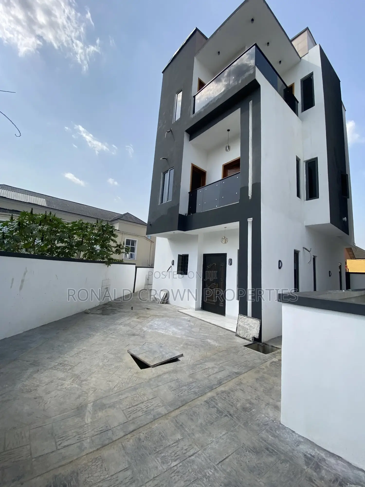 6bdrm Duplex in GRA Phase 1 for sale in GRA Phase 1