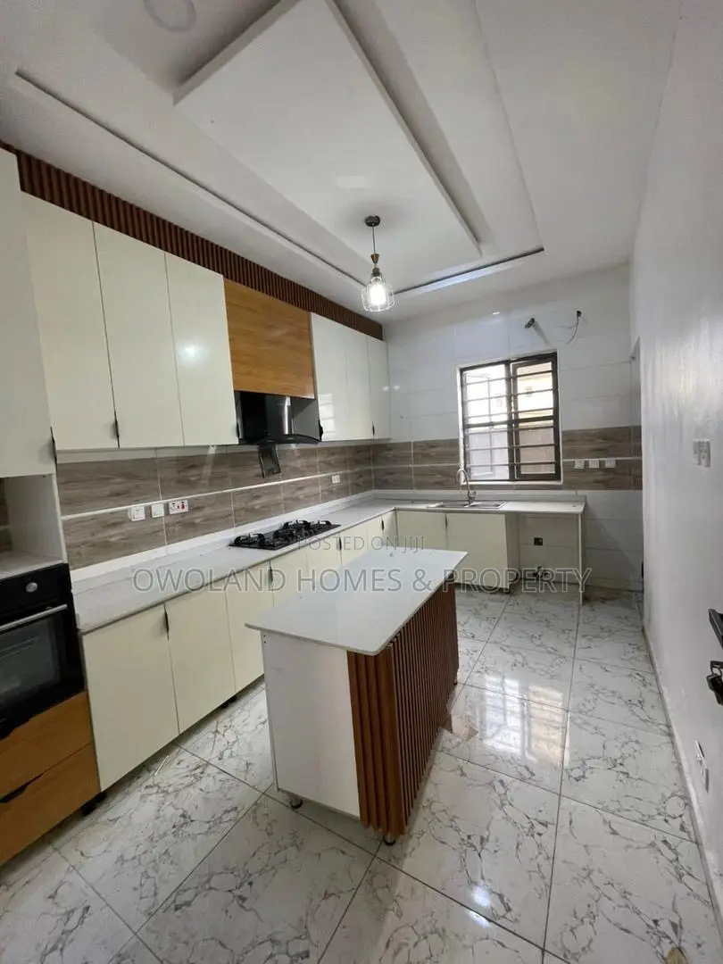 4bdrm Townhouse / Terrace in Harris Drive, Lekki for rent in Lekki