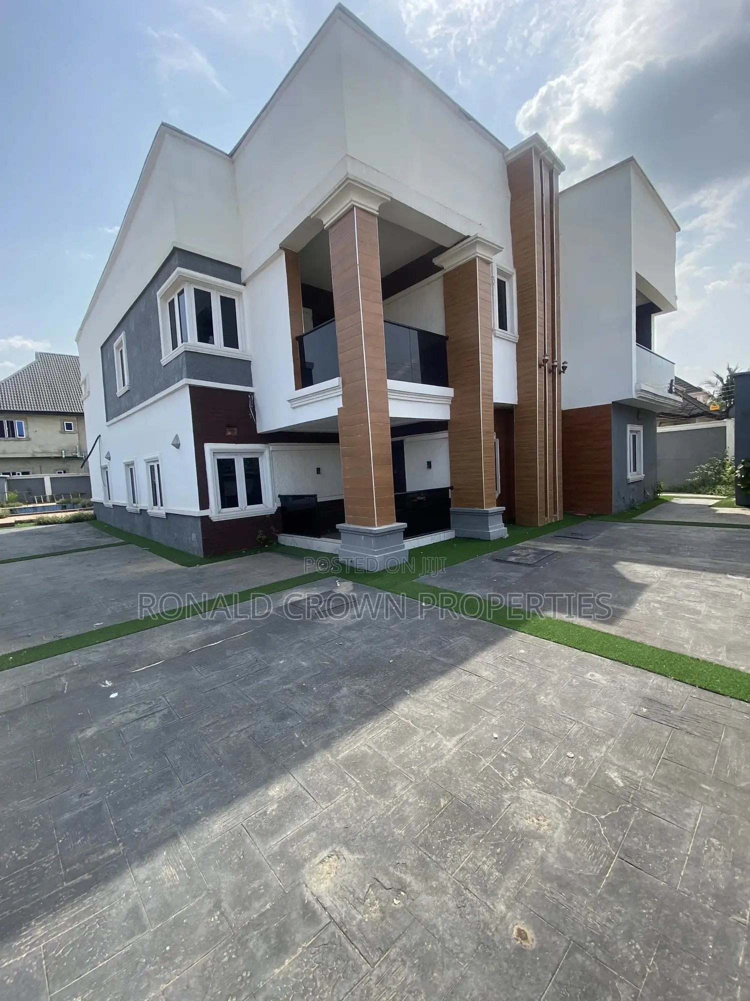 6bdrm Duplex in Magodo Isheri for sale in Magodo Isheri