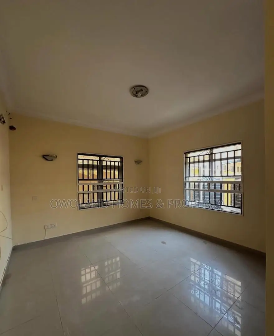 3bdrm Block of Flats in Chevron Estate, Lekki for rent in Lekki