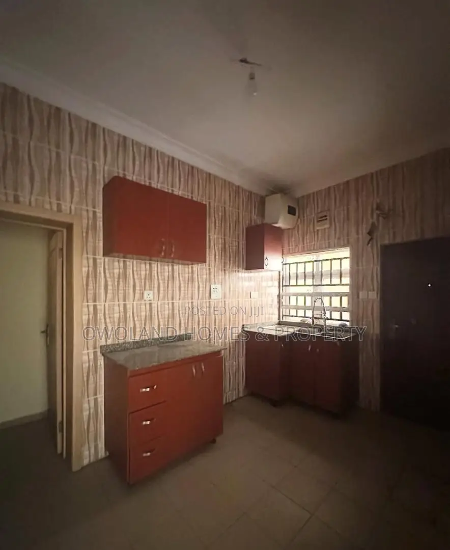 3bdrm Block of Flats in Chevron Estate, Lekki for rent in Lekki
