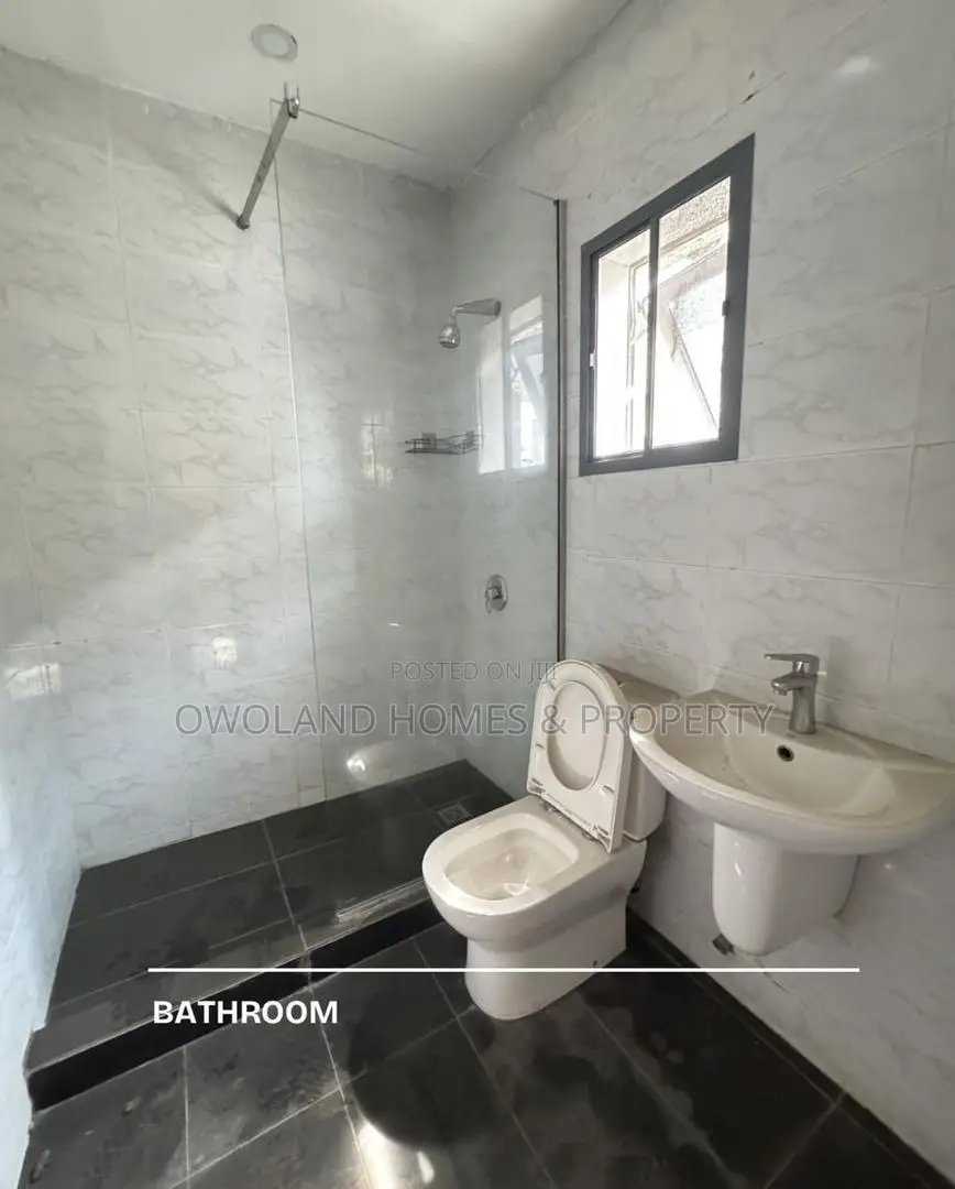 2bdrm Maisonette in Lekki Phase 1 for rent in Lekki Phase 1