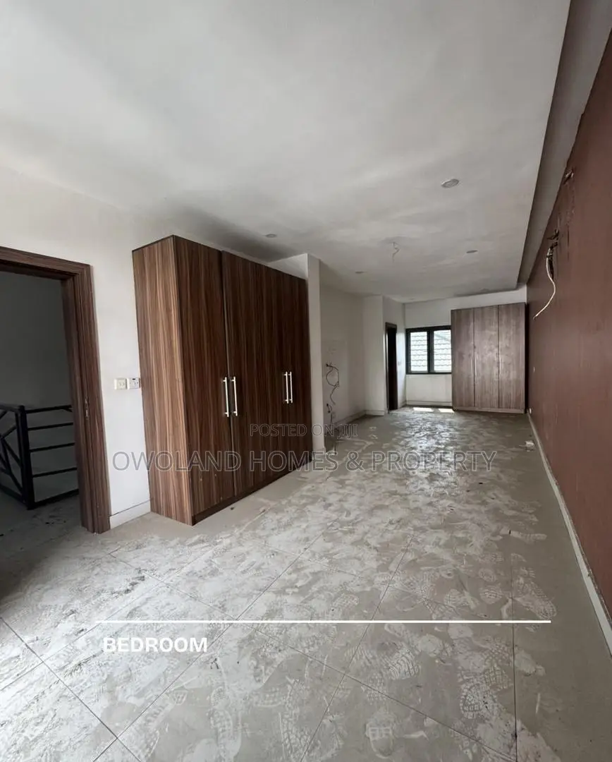 2bdrm Maisonette in Lekki Phase 1 for rent in Lekki Phase 1