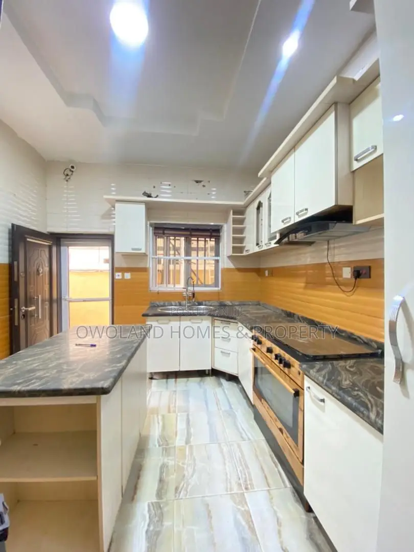 4bdrm Duplex in Chevron, Lekki for rent in Lekki