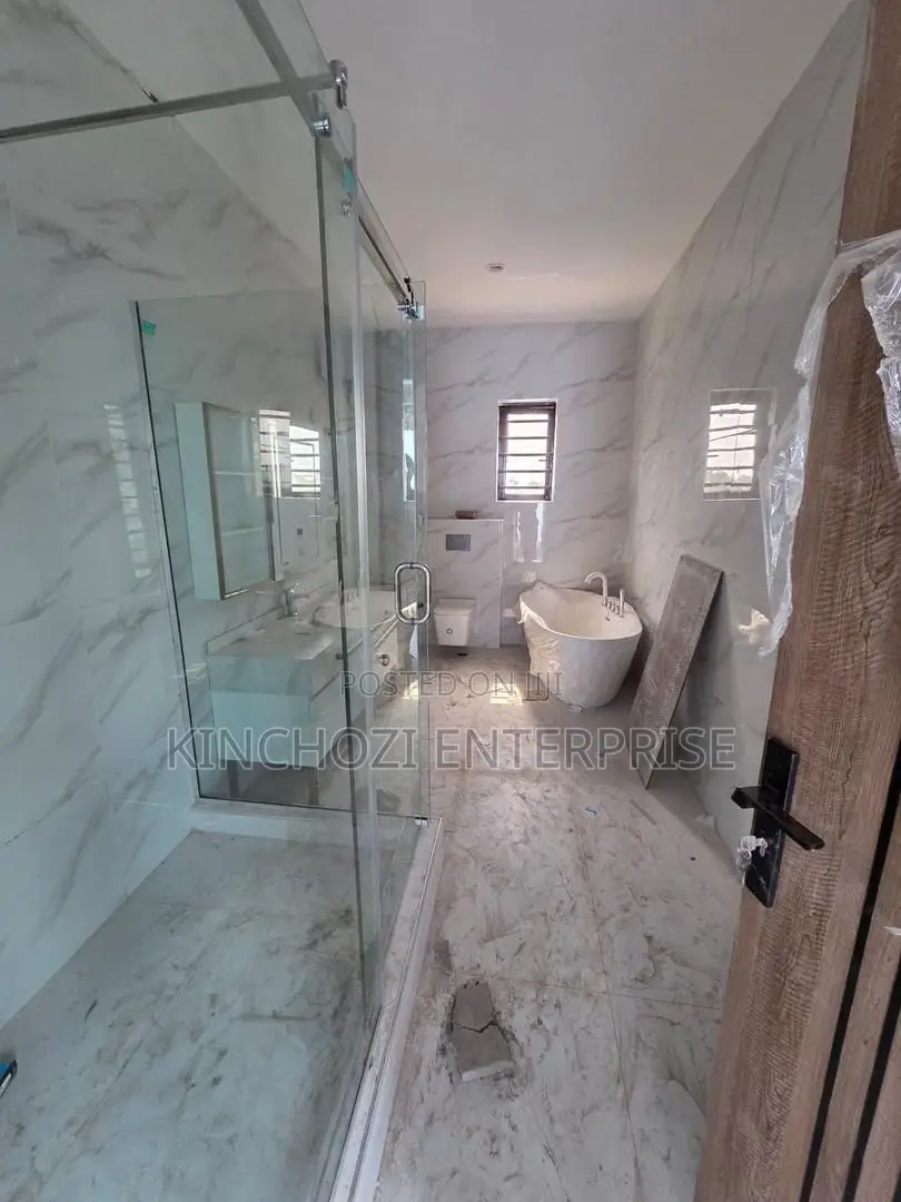3bdrm Apartment in Ikeja Gra for sale in Ikeja GRA