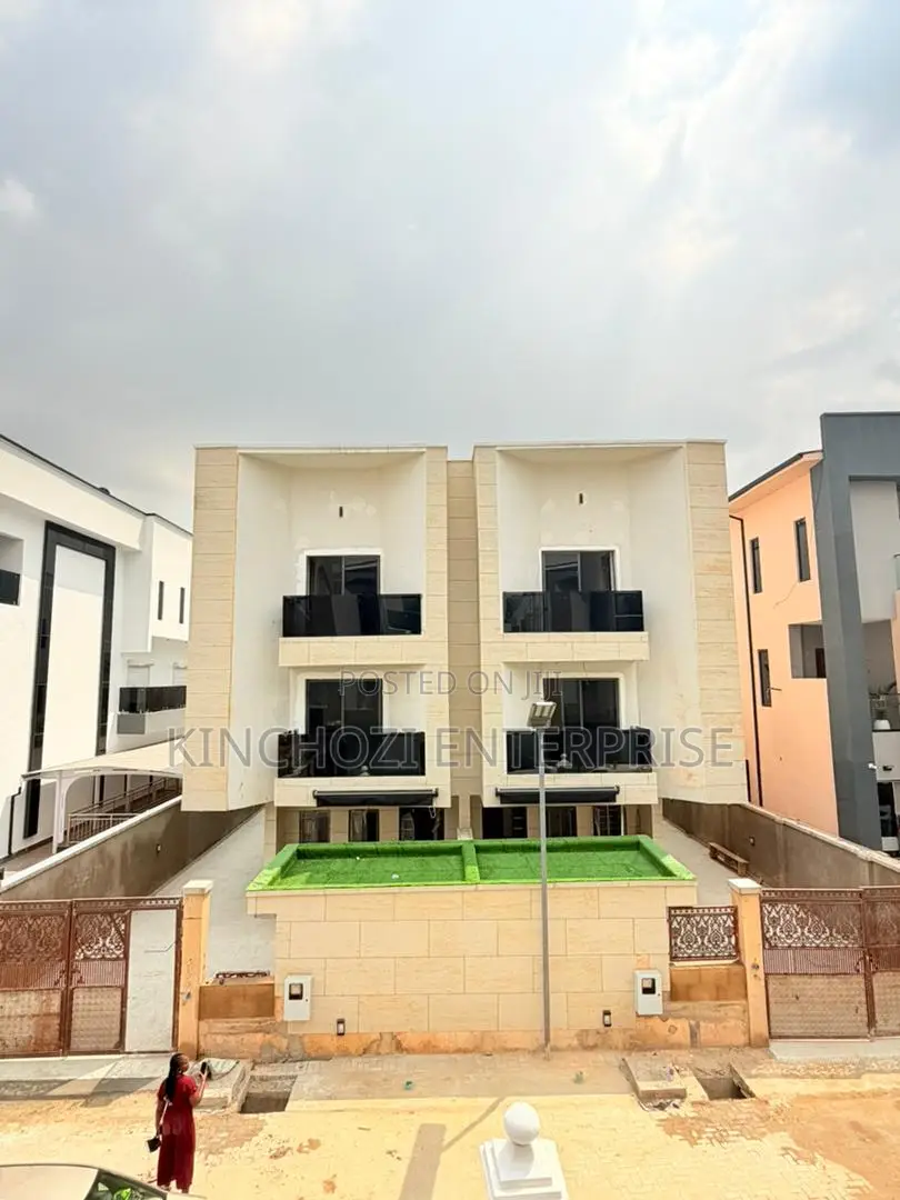 4bdrm Duplex in Ikeja Gra for sale in Ikeja GRA