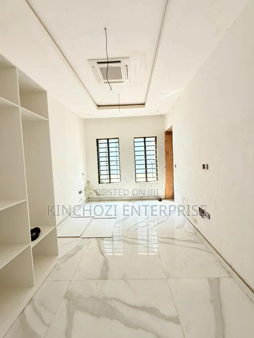 4bdrm Duplex in Ikeja Gra for sale in Ikeja GRA