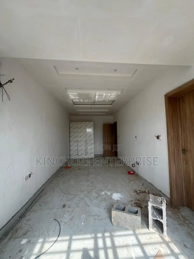 4bdrm Maisonette in Ikeja Gra for sale in Ikeja GRA