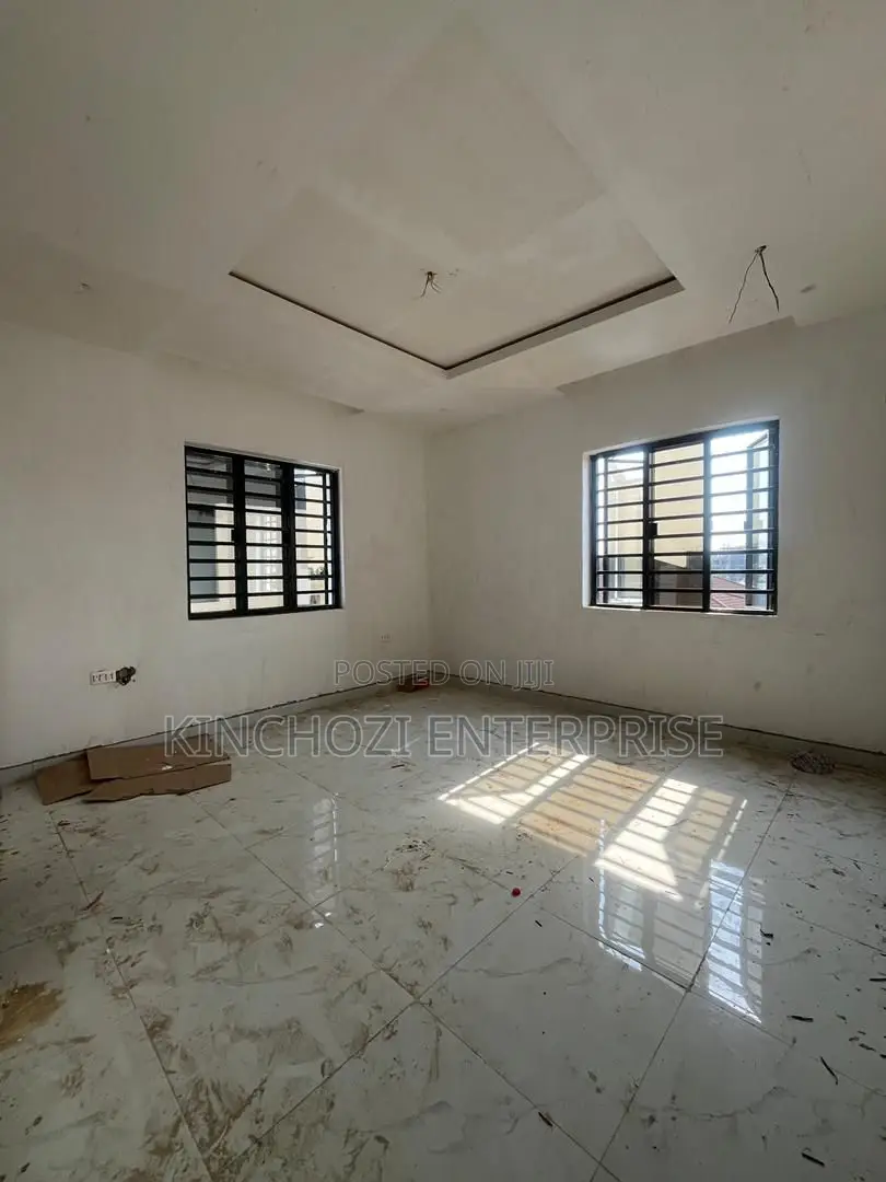4bdrm Maisonette in Ikeja Gra for sale in Ikeja GRA