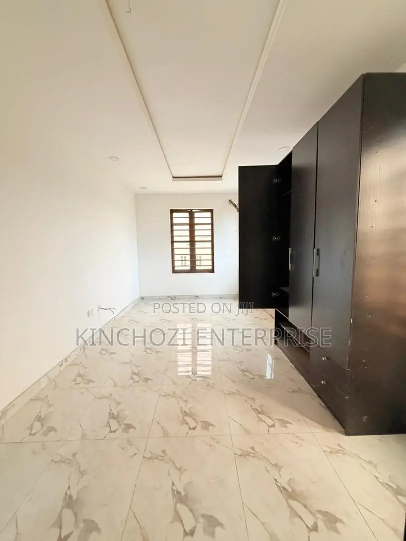 4bdrm Duplex in Maryland Lagos, Mende for sale in Mende