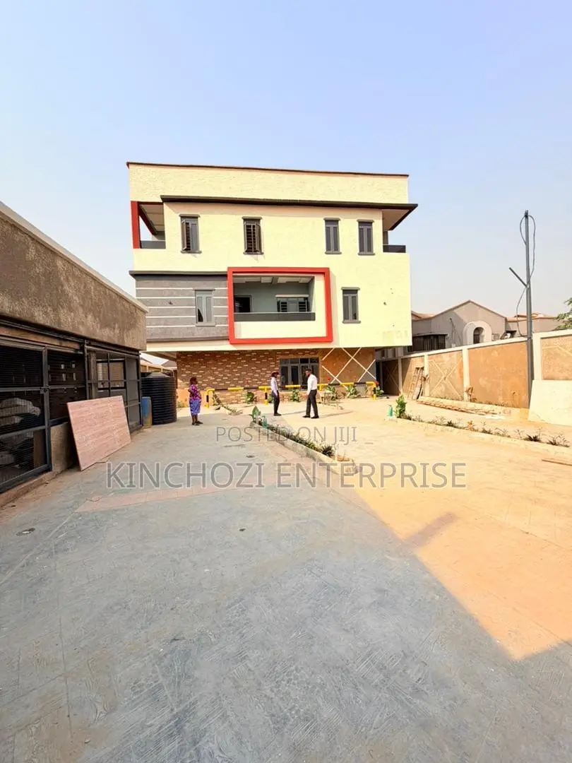 4bdrm Duplex in Maryland, Mende for sale in Mende